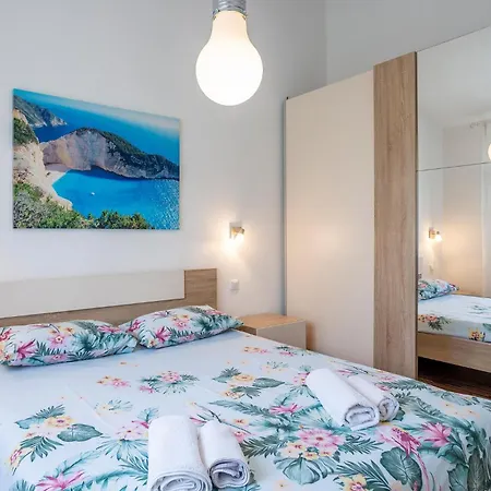 Holiday home 3 Bedroom Awesome Home In Fazana *