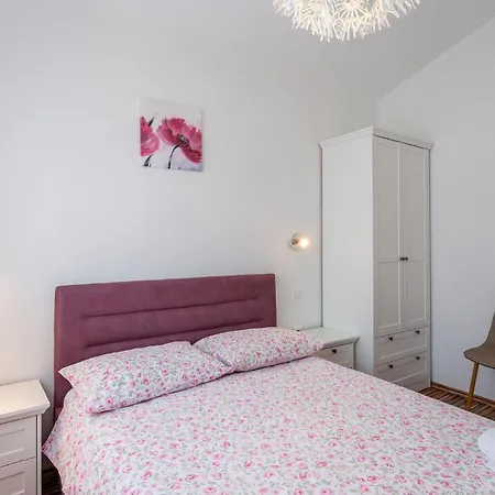 3 Bedroom Awesome Home In Fazana Holiday home Fazana