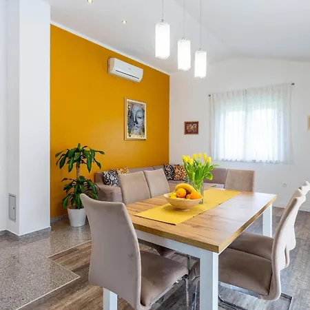 Holiday home 3 Bedroom Awesome Home In Fazana Fazana