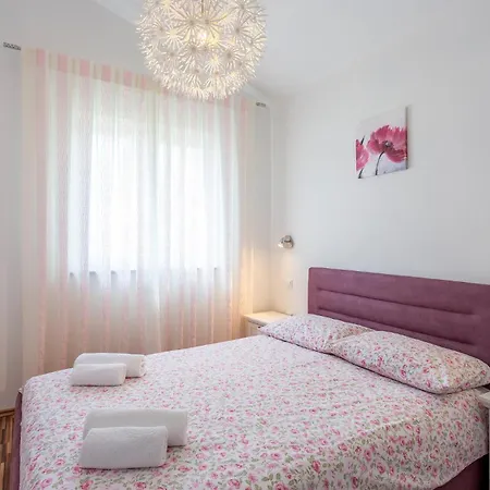 3 Bedroom Awesome Home In Fazana Holiday home